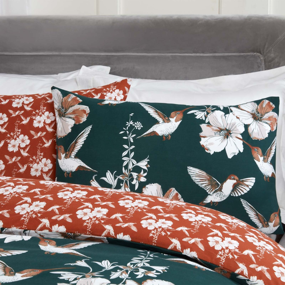 OHS Hummingbirds Duvet Cover Set - Emerald/Orange>