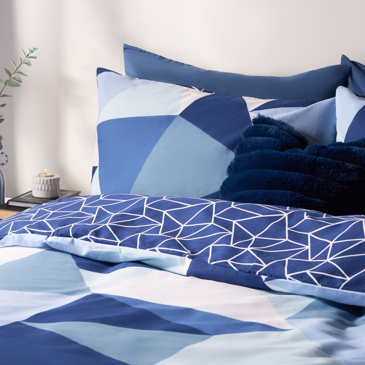 OHS Shapes Duvet Cover Set, Navy - Single>