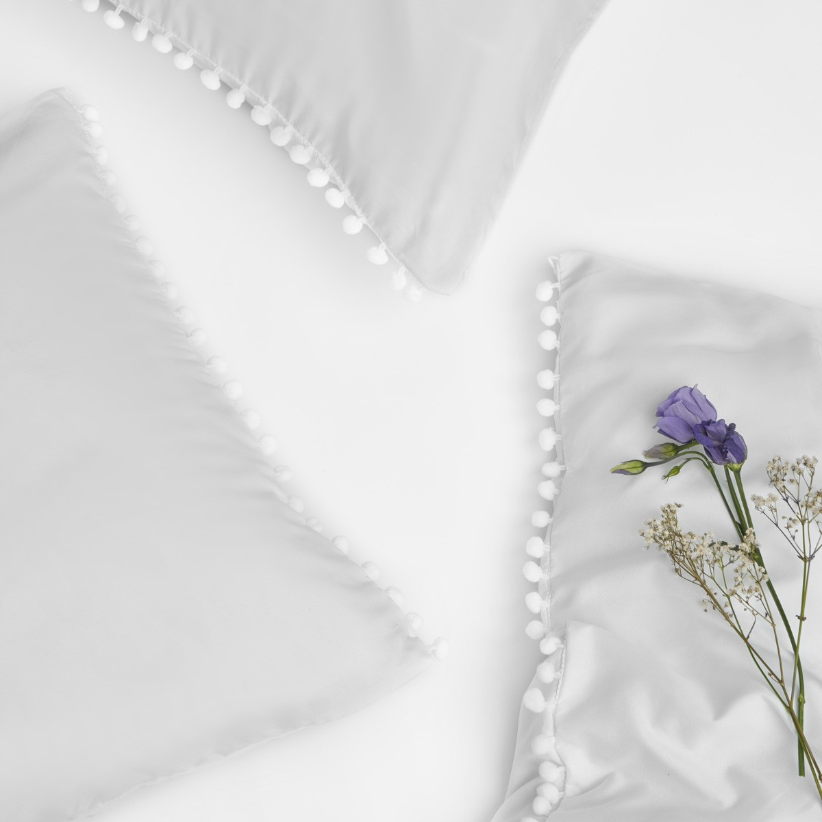 OHS Pom Pom Duvet Cover Set, White - Double>