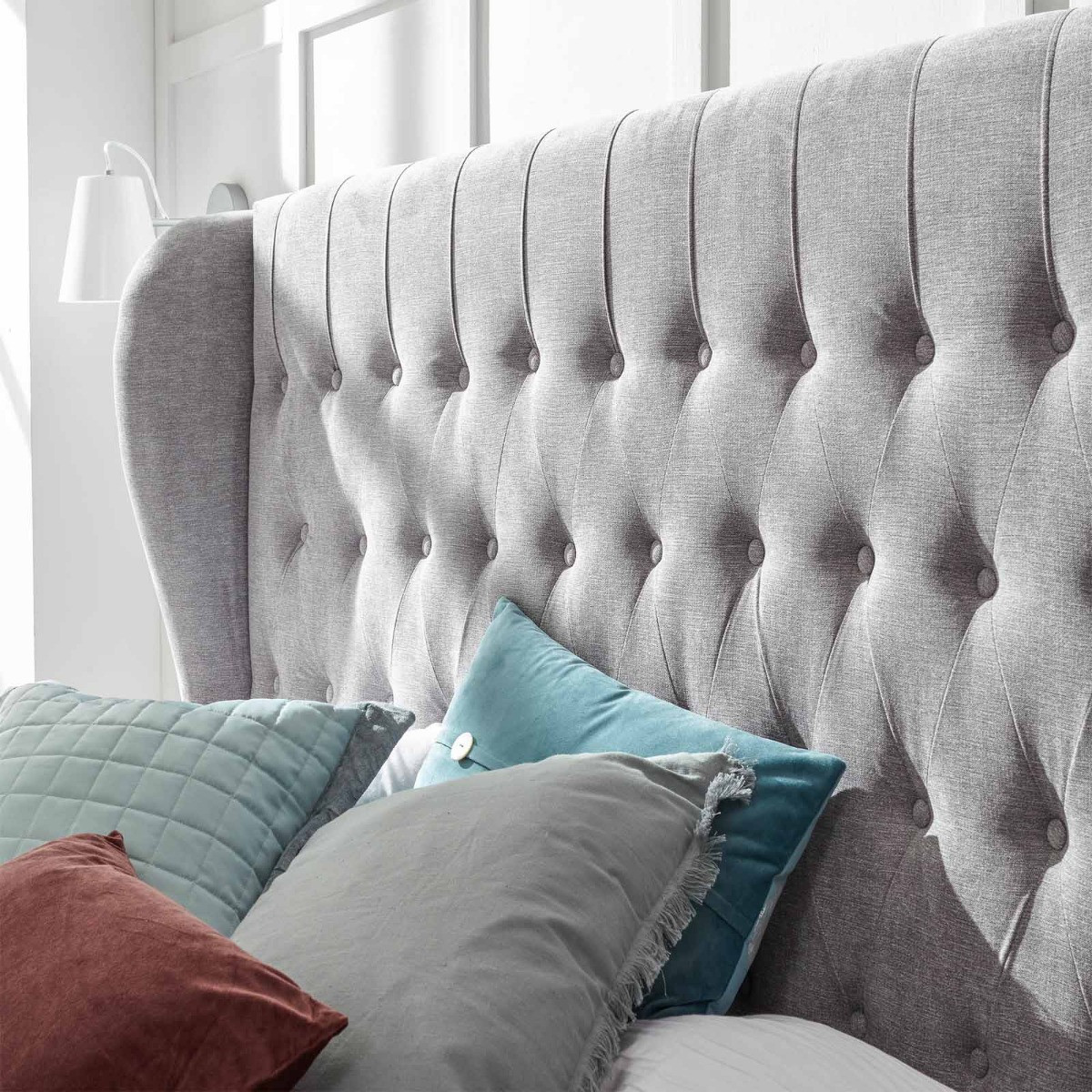 Dakota Ottoman Storage Bed - Platinum>