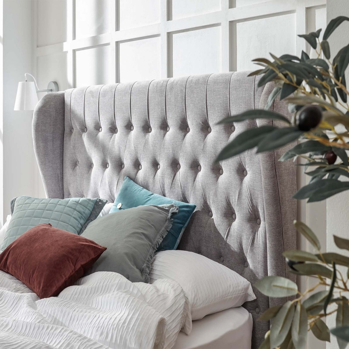 Dakota Ottoman Storage Bed - Platinum>