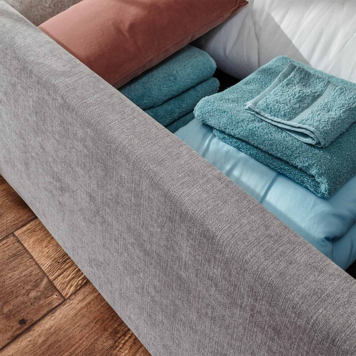 Dakota Ottoman Storage Bed - Platinum>