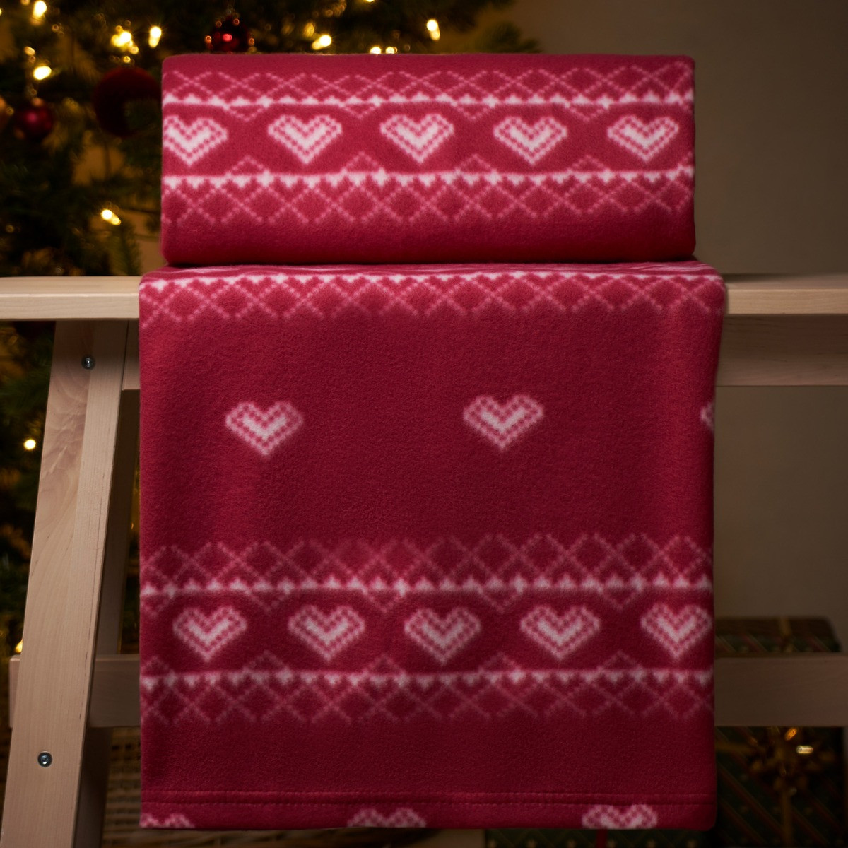 Dreamscene Christmas Nordic Geo Heart Print Fleece Throw, Red - 125 x 150cm>