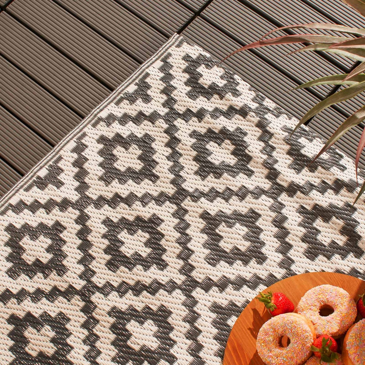 OHS Outdoor Geo Rug, Grey - 80 x 150cm>