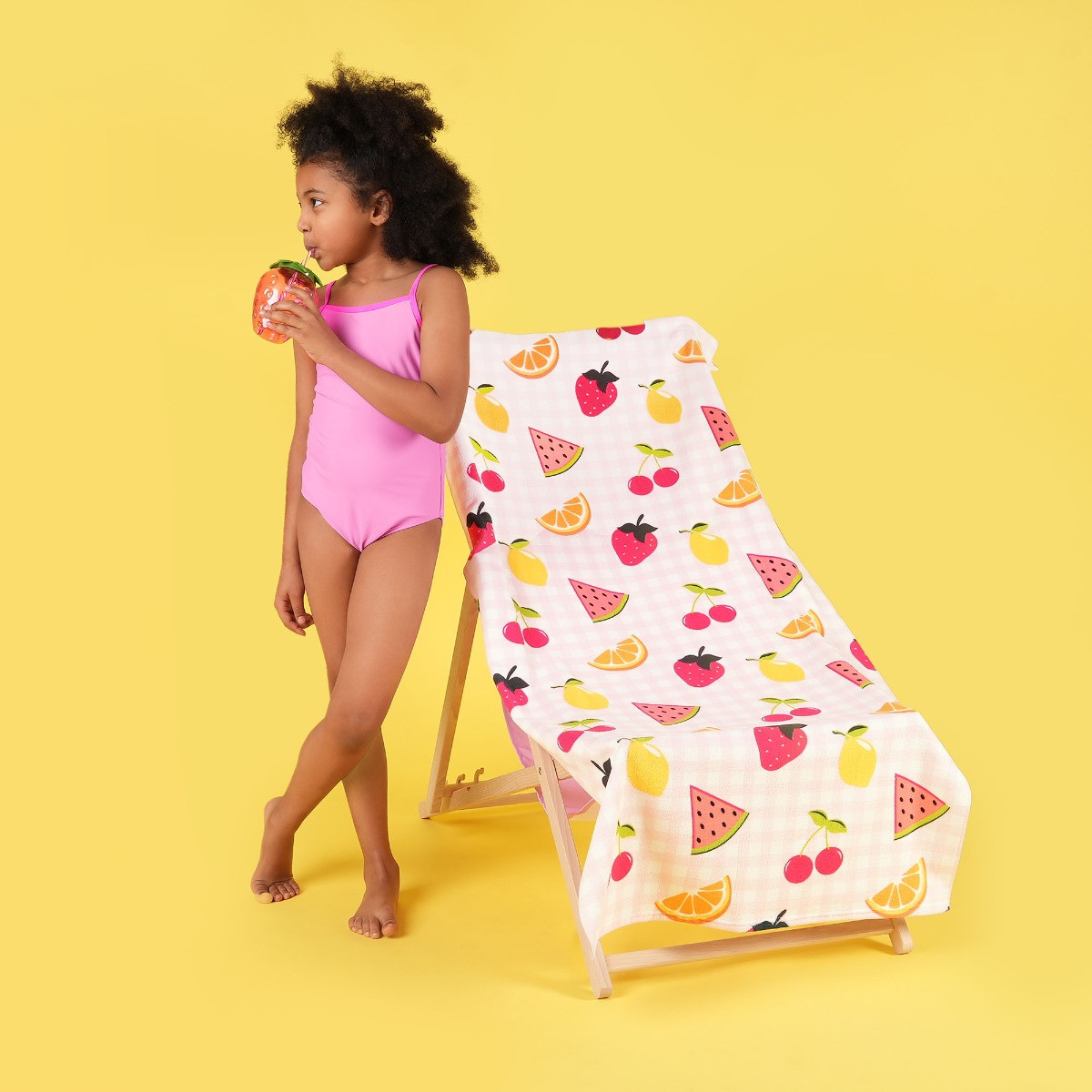 Dreamscene Fruit Print Beach Towel - Blush>