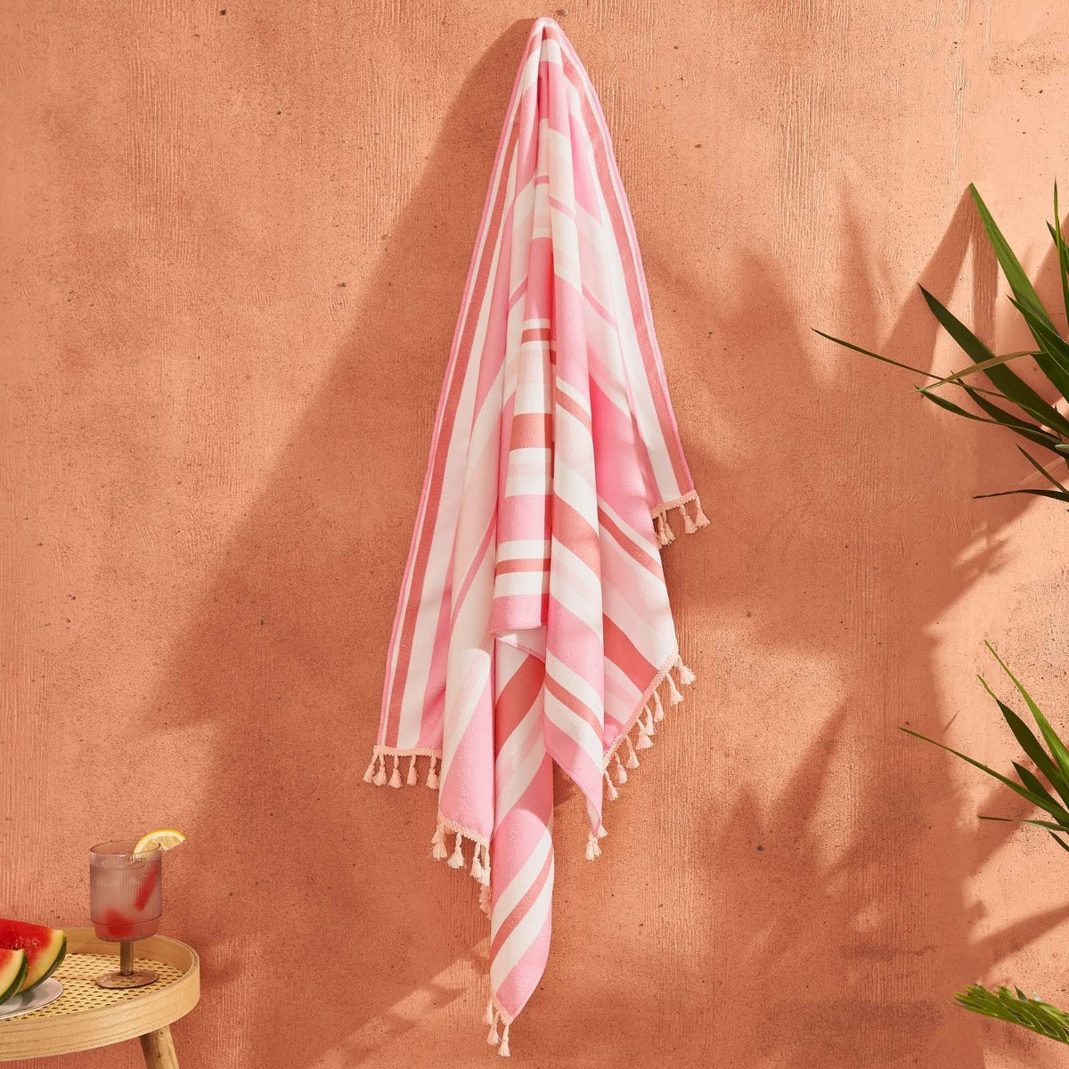Dreamscene Tassel Striped Beach Towel - Blush>