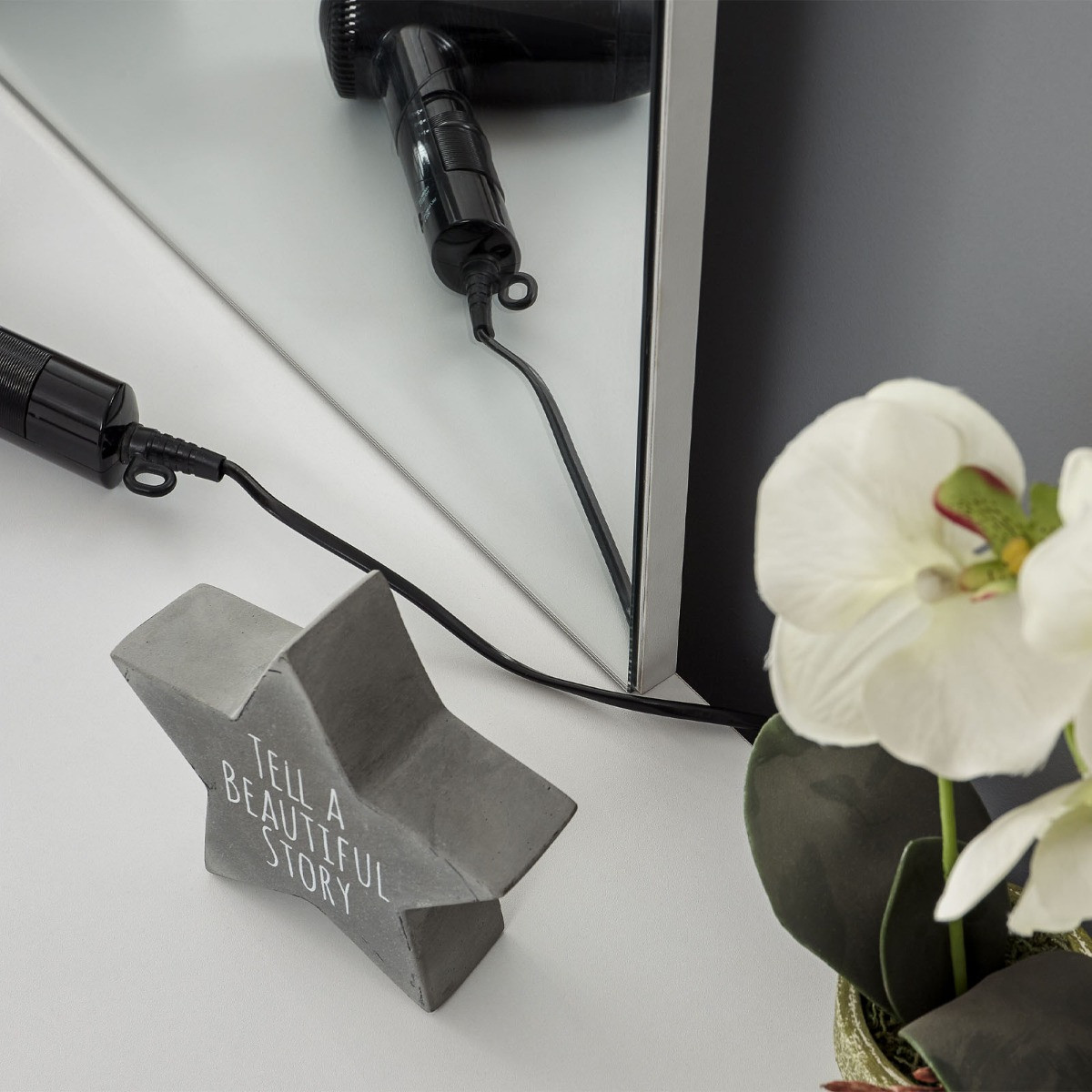 Elizabeth Dressing Table Set - White/Grey>