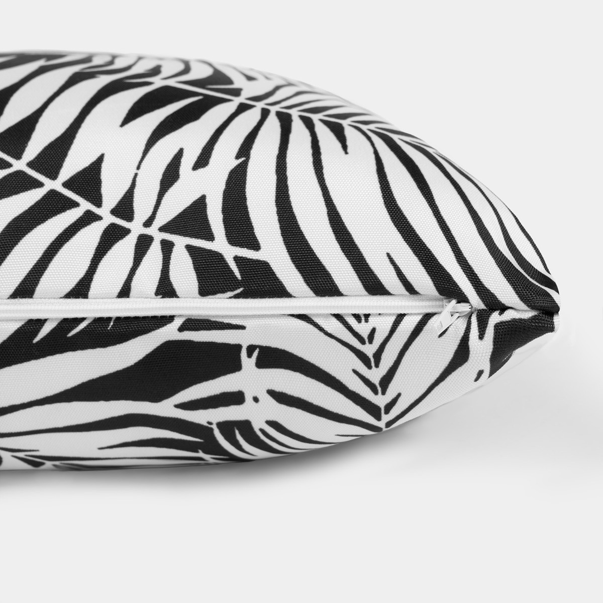 OHS Leaf Water Resistant Cushion Covers - Black/White>