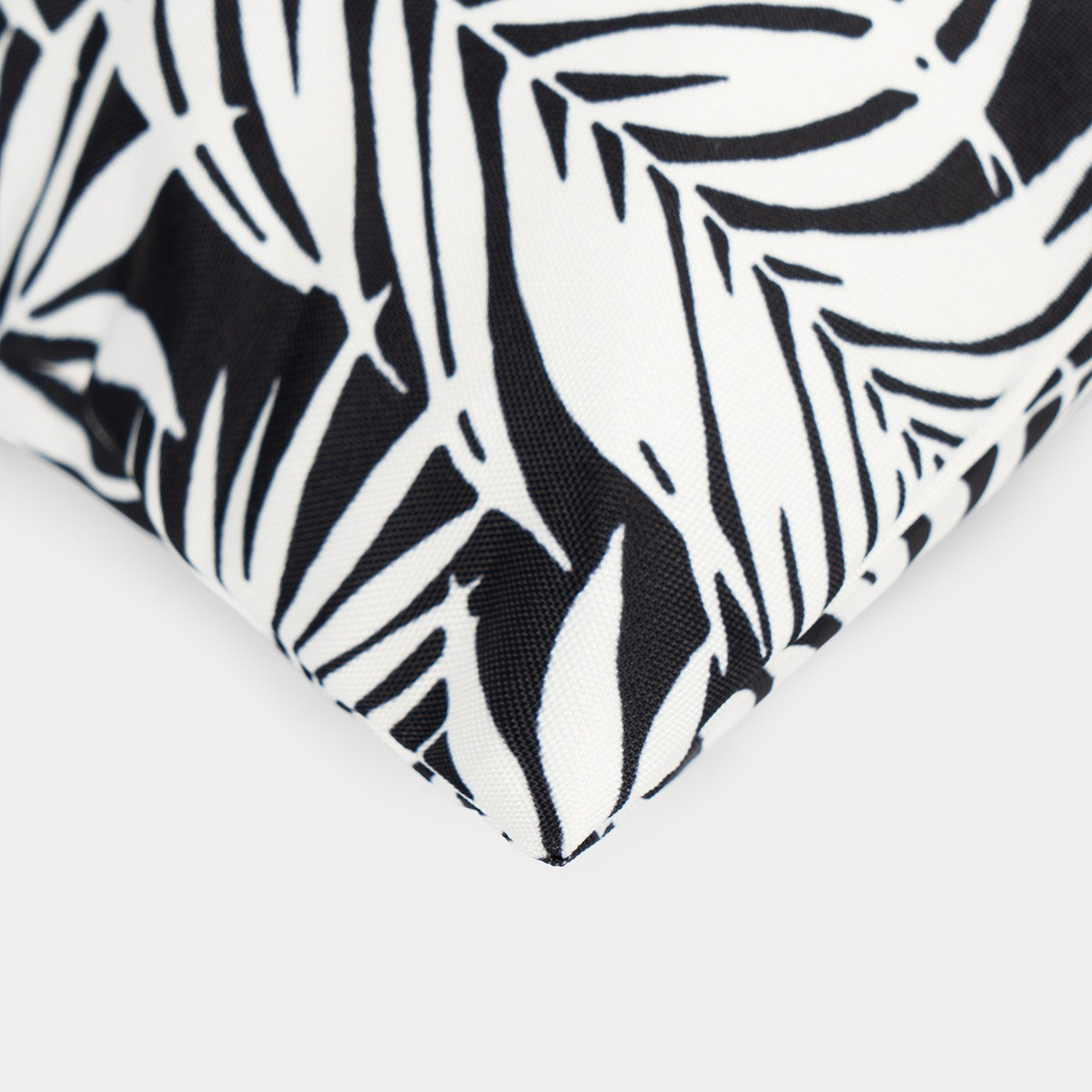 OHS Leaf Water Resistant Cushion Covers - Black/White>
