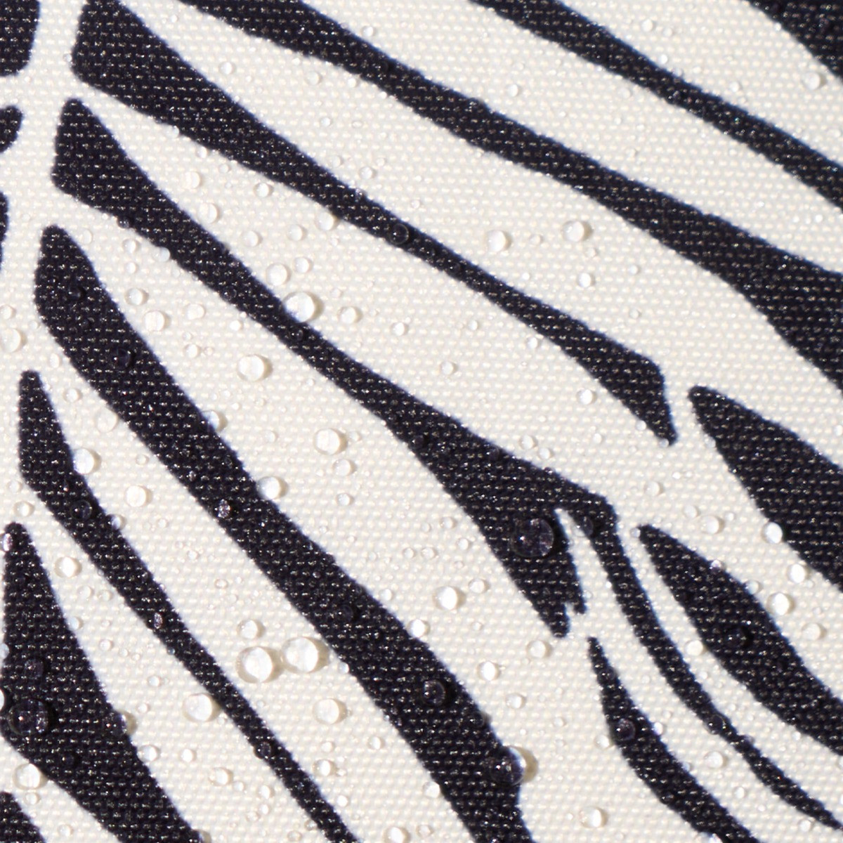 OHS Leaf Water Resistant Cushion Covers - Black/White>