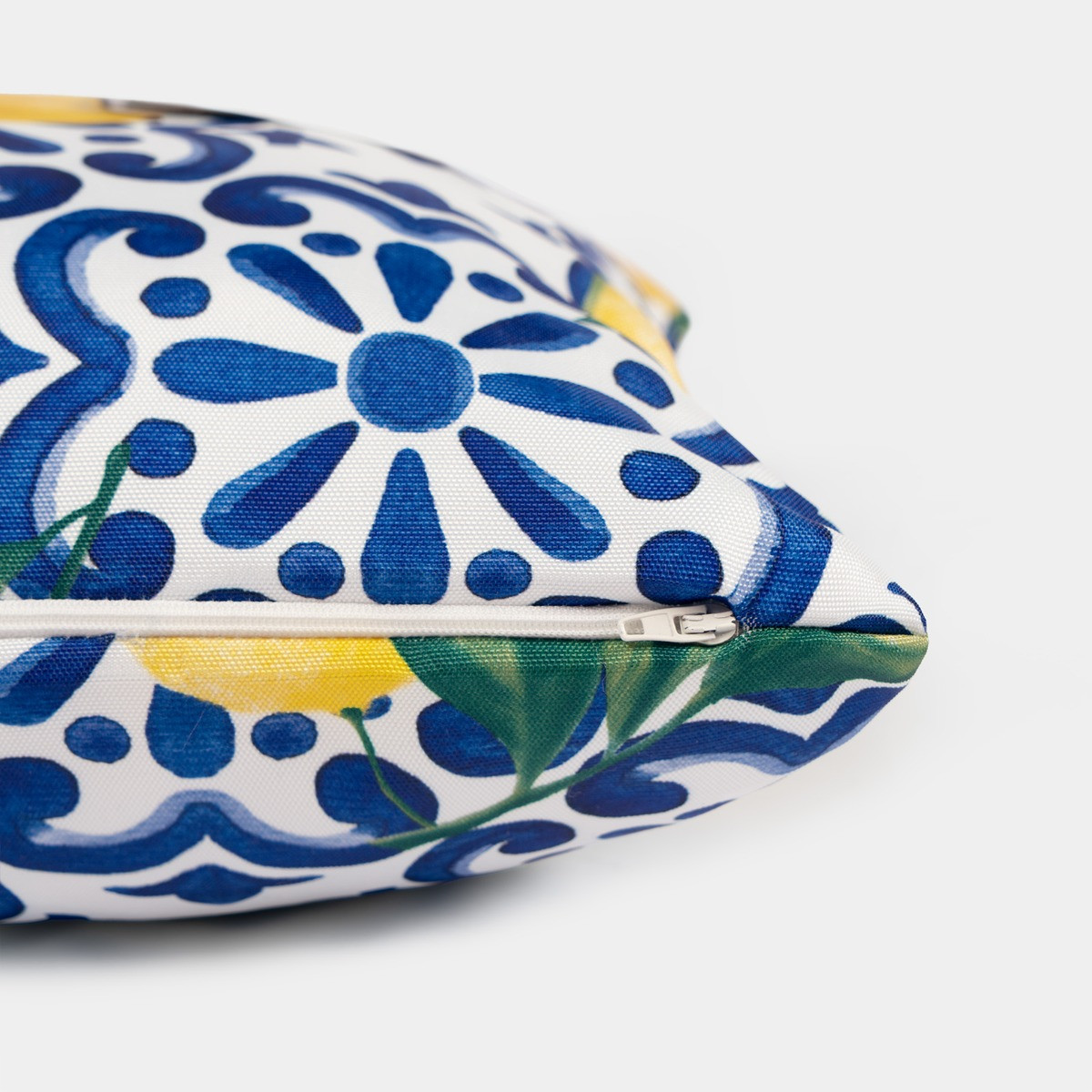 OHS 4 Pack Lemon Water Resistant Cushion Covers, Blue / White - With Cushion>