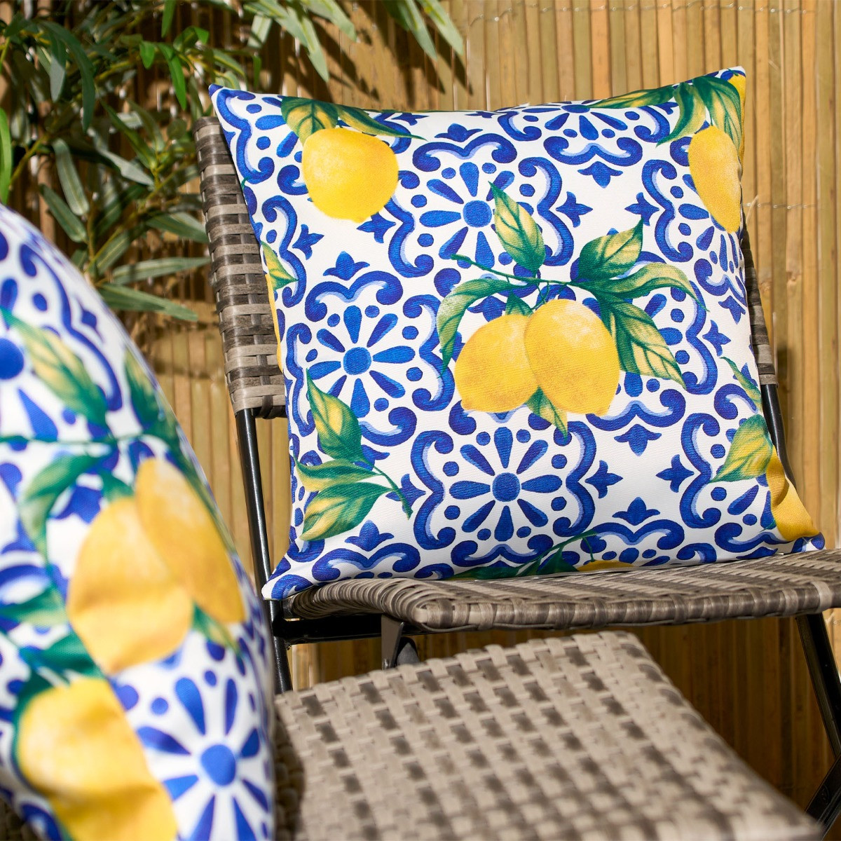 OHS 4 Pack Lemon Water Resistant Cushion Covers, Blue / White - With Cushion>