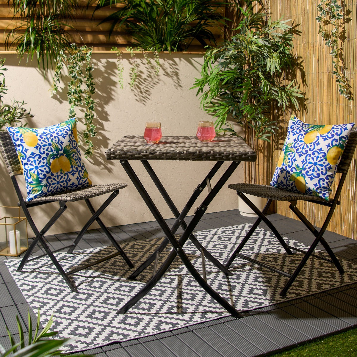 OHS 4 Pack Lemon Water Resistant Cushion Covers, Blue / White - With Cushion>