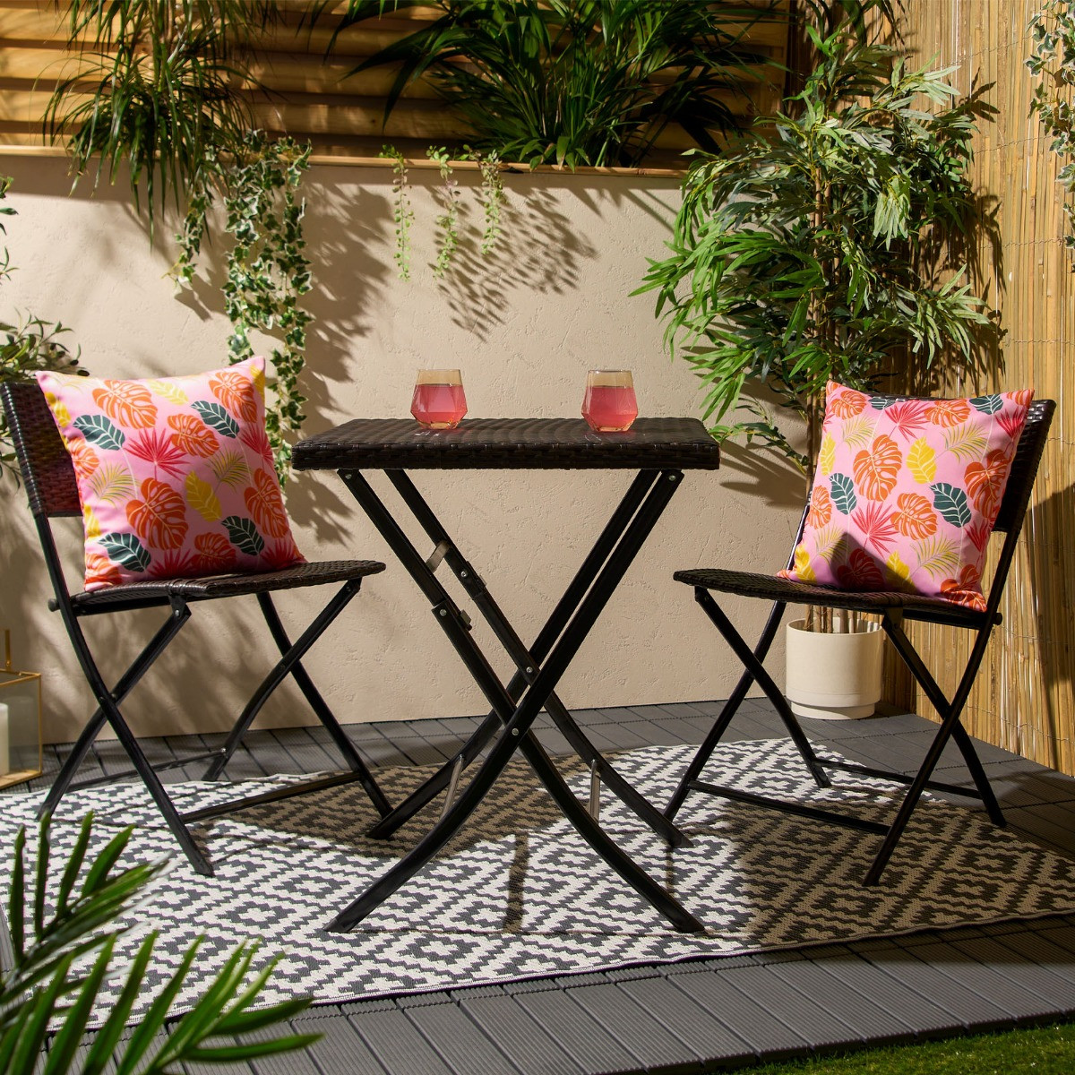 OHS 4 Pack Tropical Water Resistant Cushion Covers, Pink - 45 x 45cm>