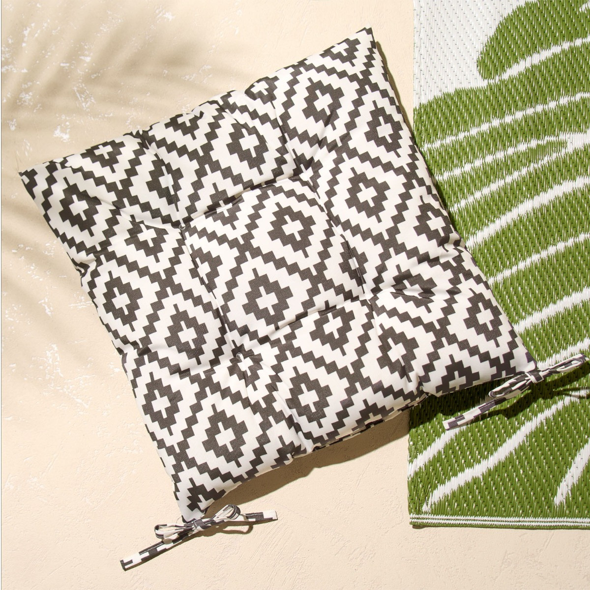 OHS 2 Pack Indoor/Outdoor Geometric Print Seat Pads, Grey/White - 40 x 40cm>