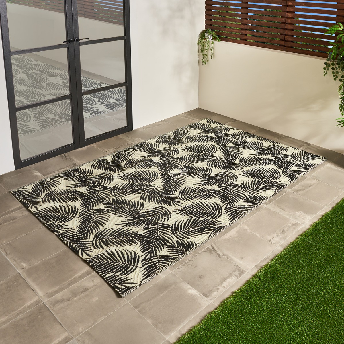 OHS Outdoor Palm Leaf Print Rug - Monochrome>