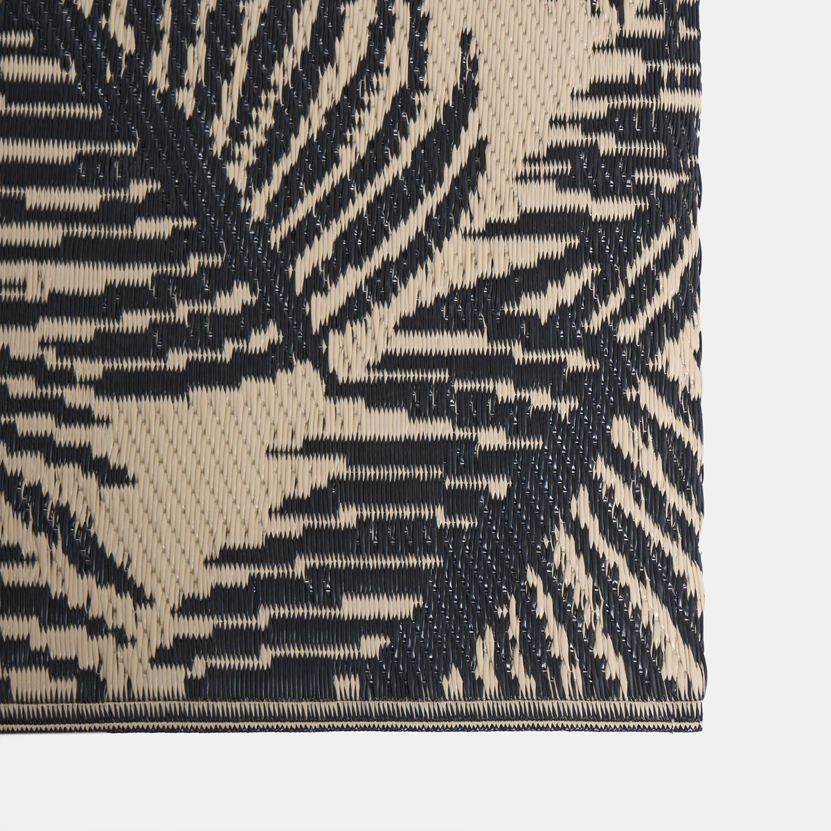 OHS Outdoor Leaf Print Rug, 120cm x 170cm - Monochrome>