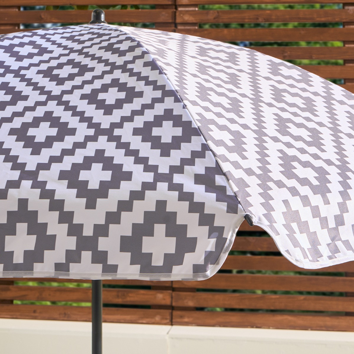 OHS Geometric Print Outdoor Parasol - Grey >
