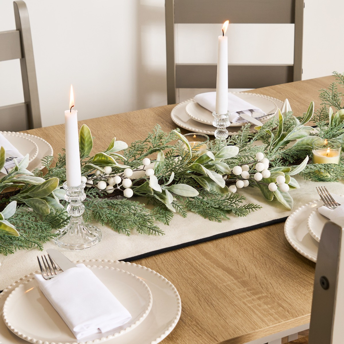 OHS White Berry Garland - White>