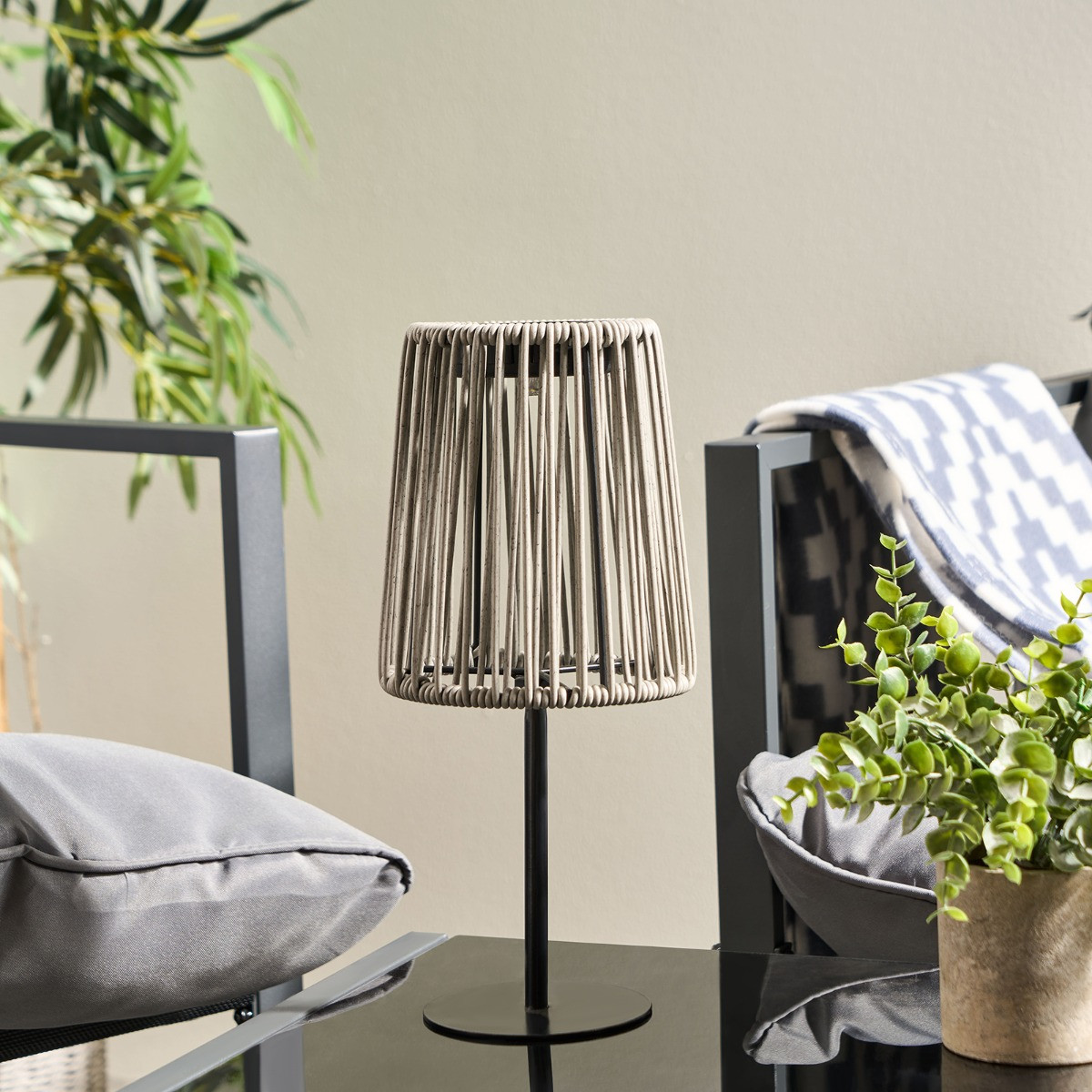 OHS Solar Rattan Table Lamp - Grey>
