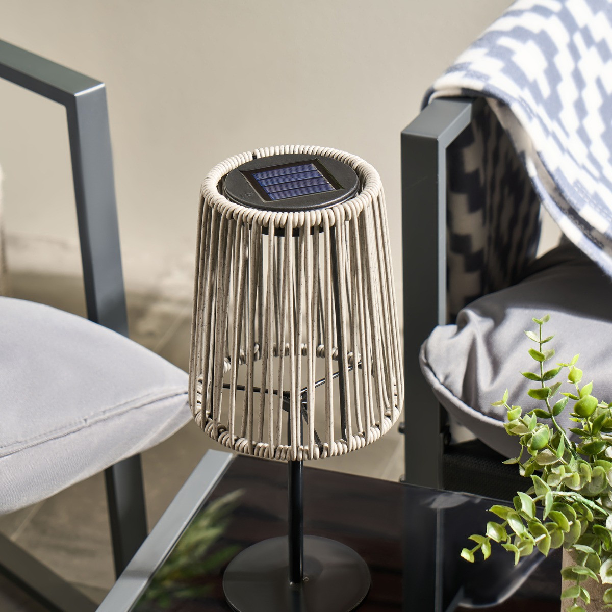 OHS Solar Rattan Table Lamp - Grey>