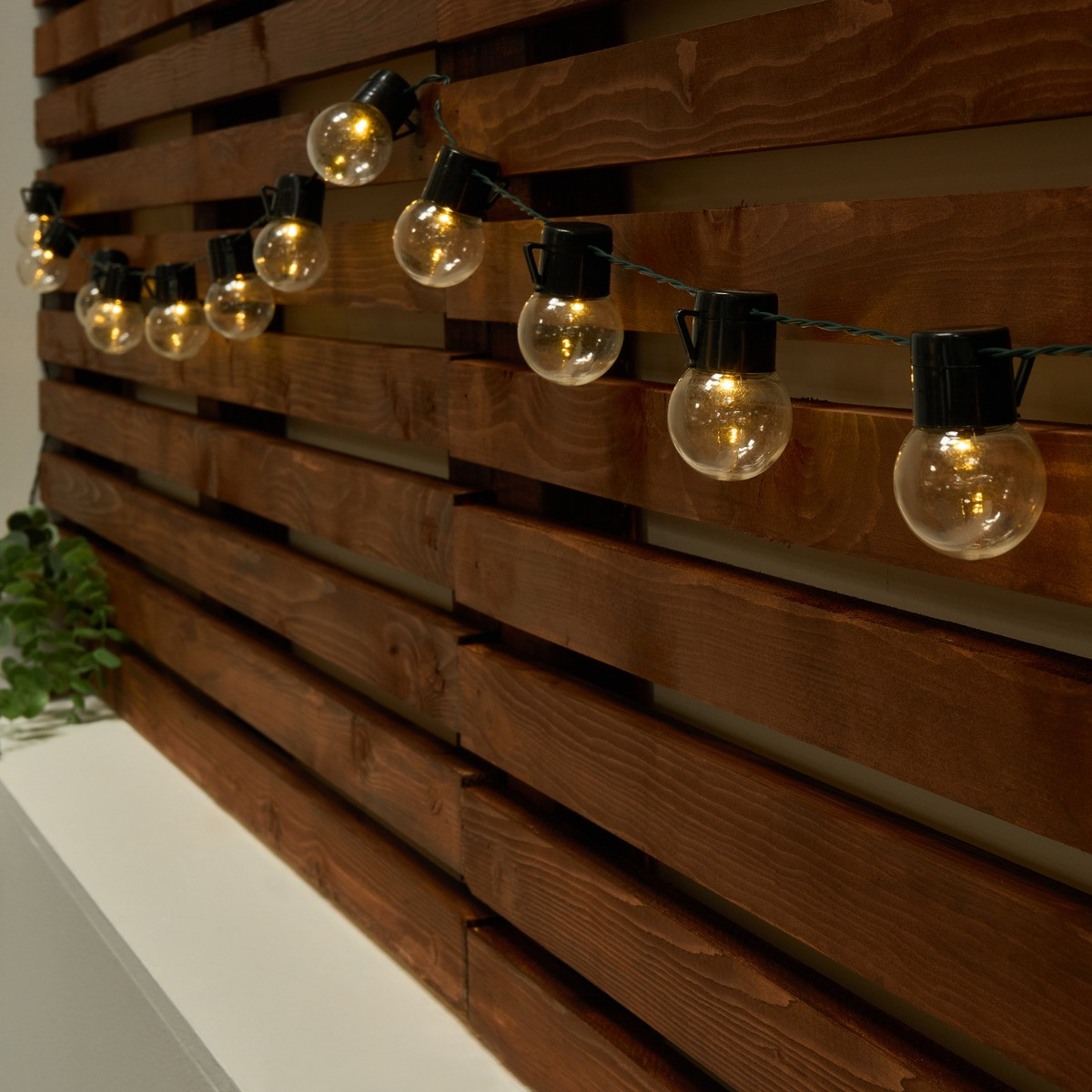 OHS Solar 20 Bulb String Lights - Black>