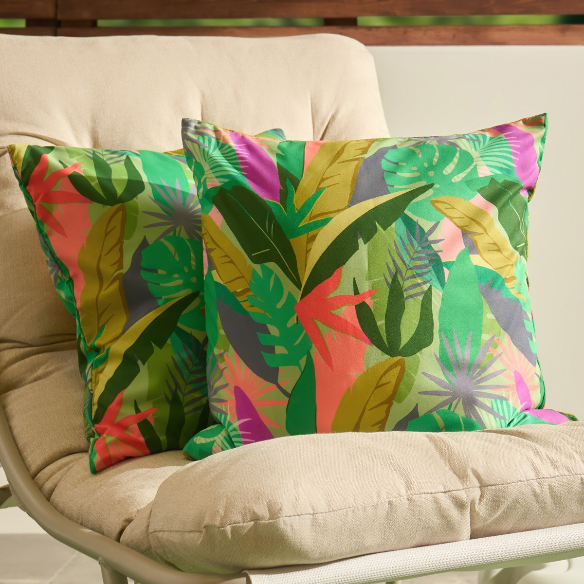 OHS Indoor/Outdoor Palm Print Cushion Covers, Green - 45 x 45cm>