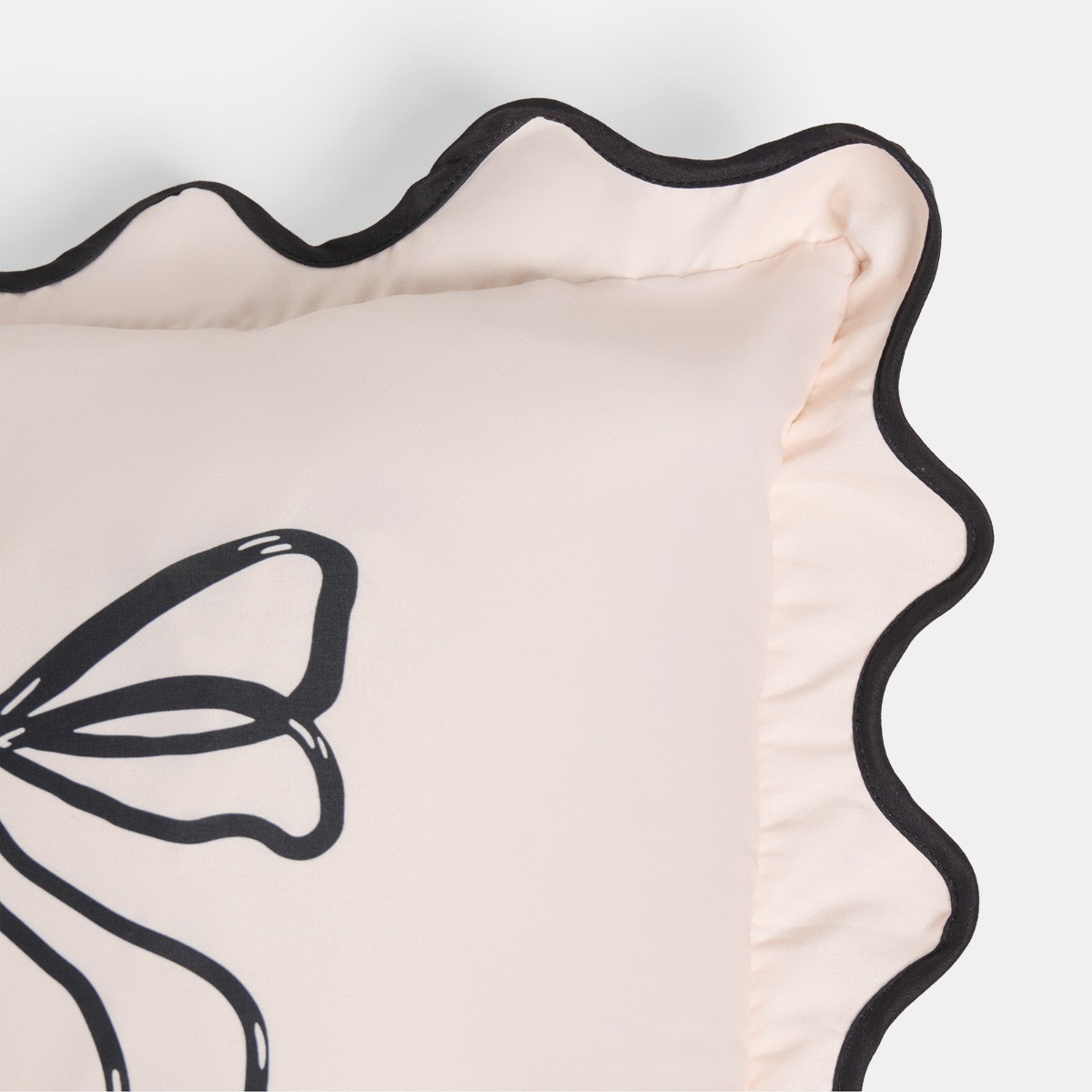 OHS Indoor/Outdoor Bow Print Frill Cushion Covers - Monochrome>
