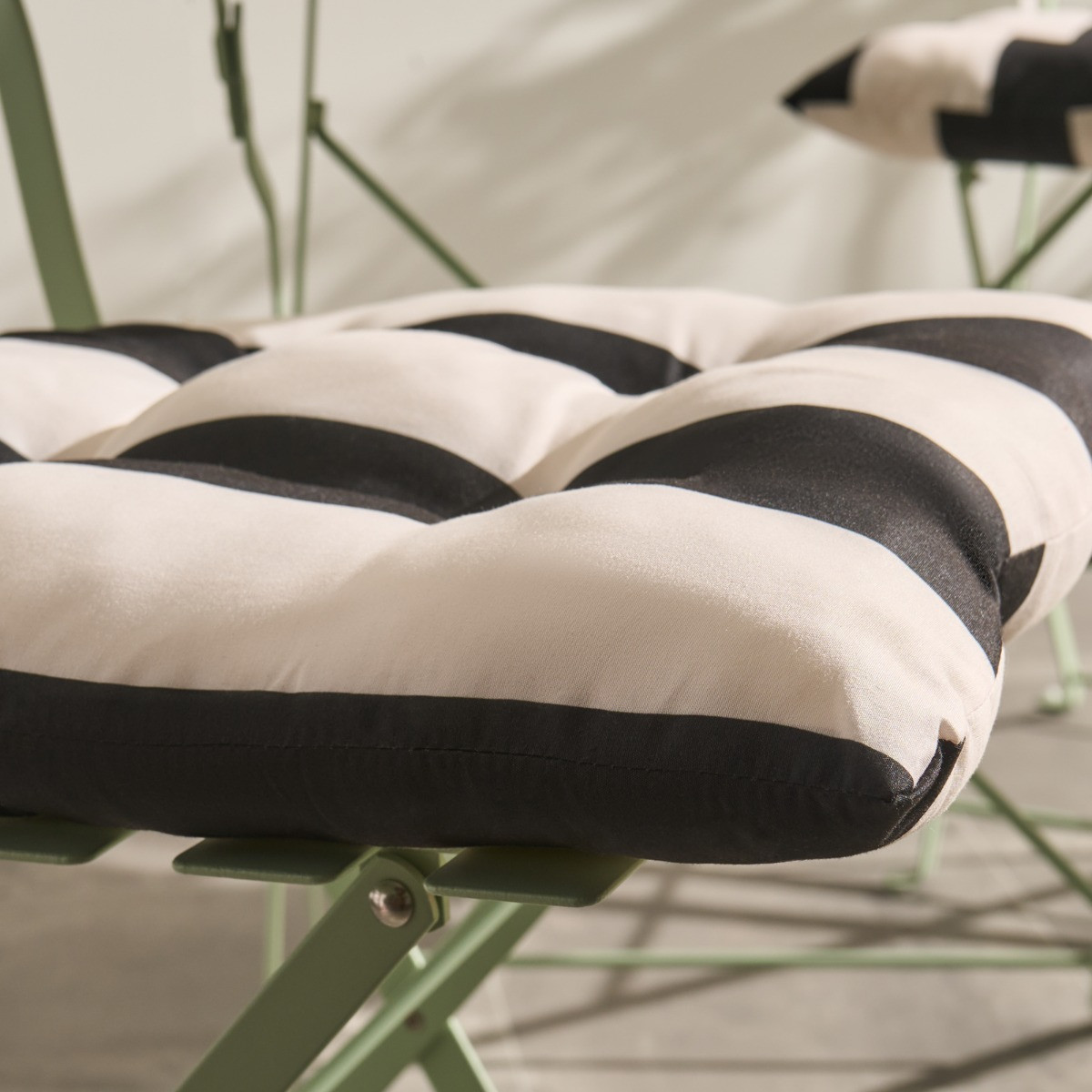 OHS 4 Pack Indoor/Outdoor Stripe Print Seat Pads - Monochrome>