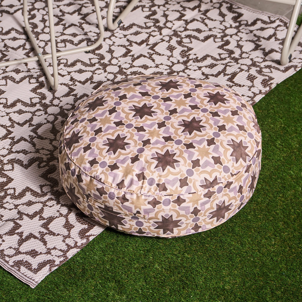 OHS Indoor/Outdoor Tile Print Round Filled Cushion - Natural>