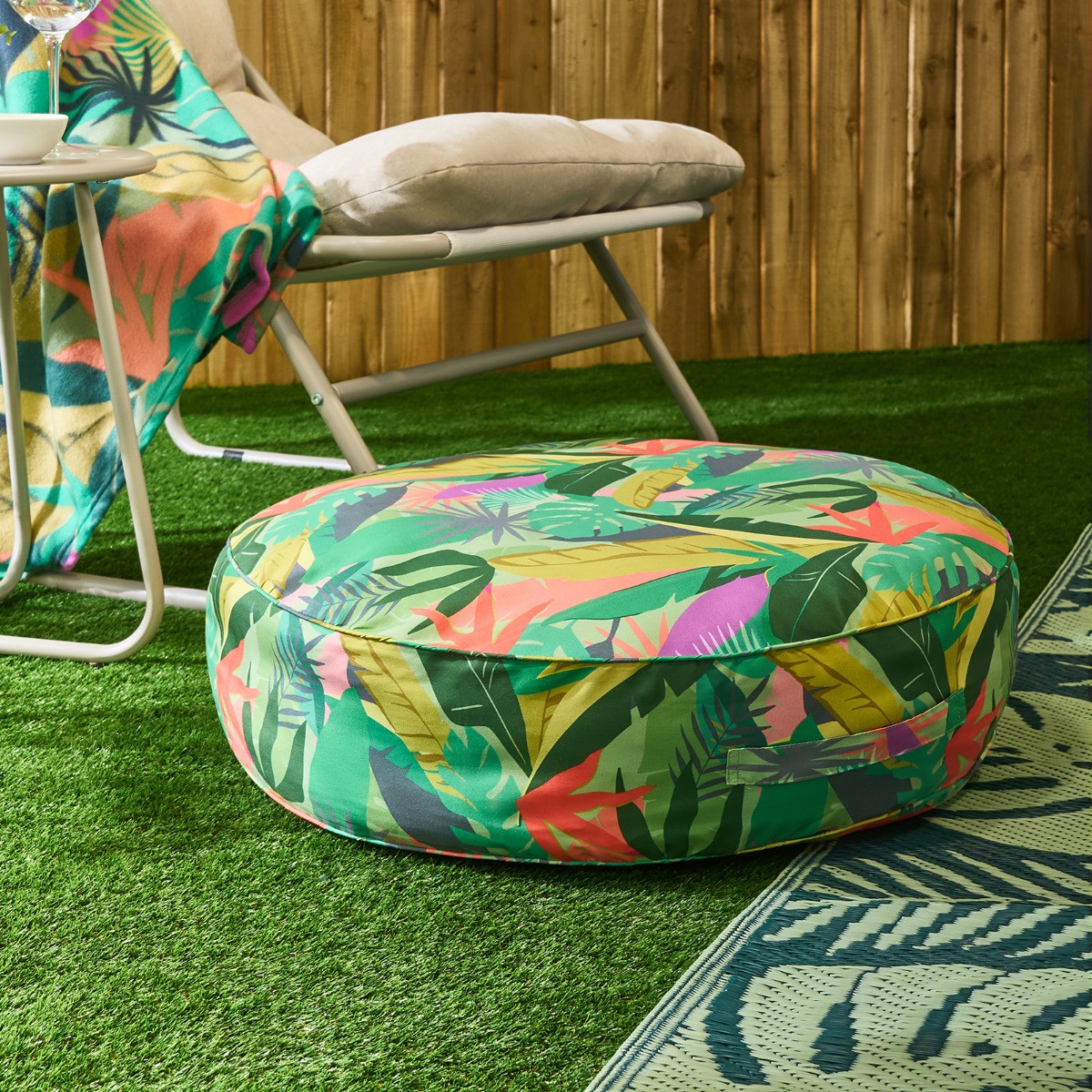 OHS Indoor/Outdoor Palm Print Round Filled Cushion - Green>
