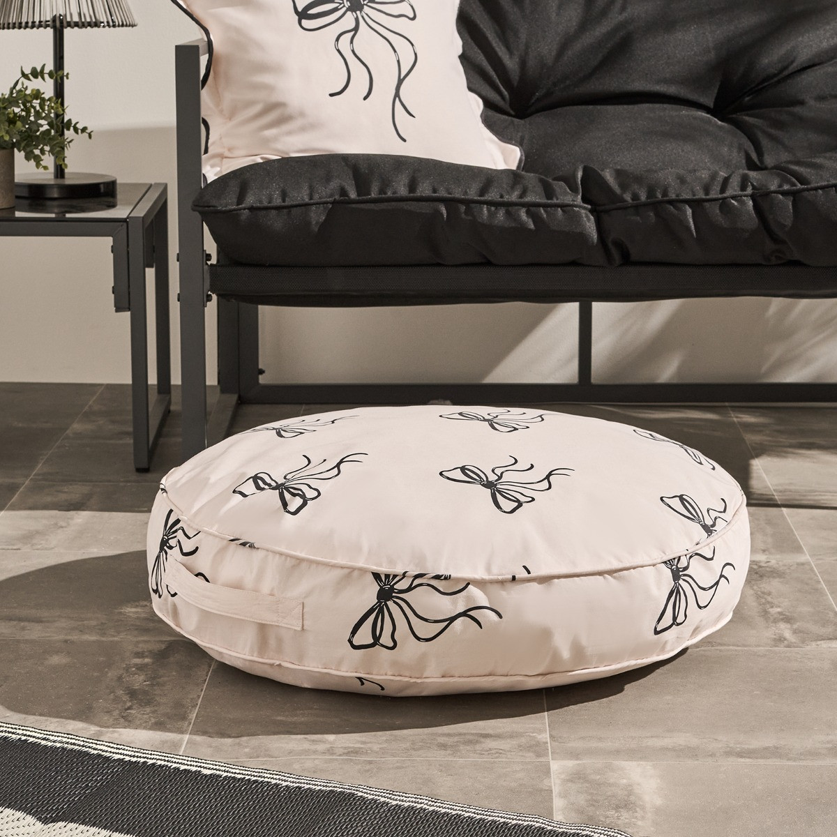 OHS Indoor/Outdoor Round Bows Print Filled Cushion - Monochrome>