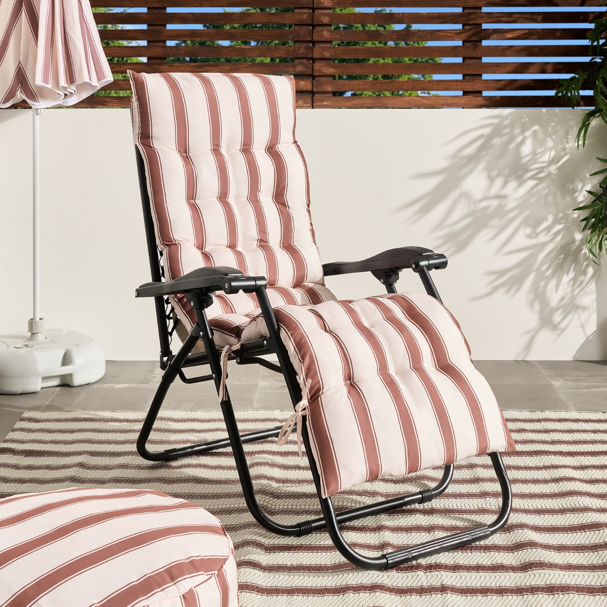 OHS Stripe Print Gravity Chair Cushion - Chocolate/Cream>