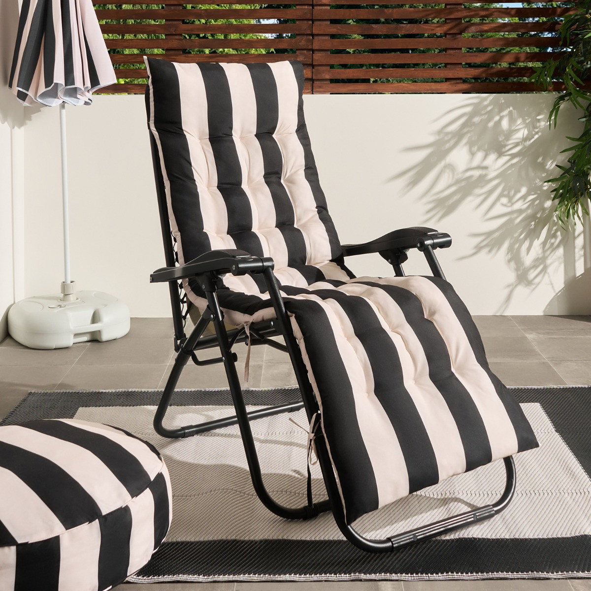 OHS Stripe Print Gravity Chair Cushion - Monochrome>
