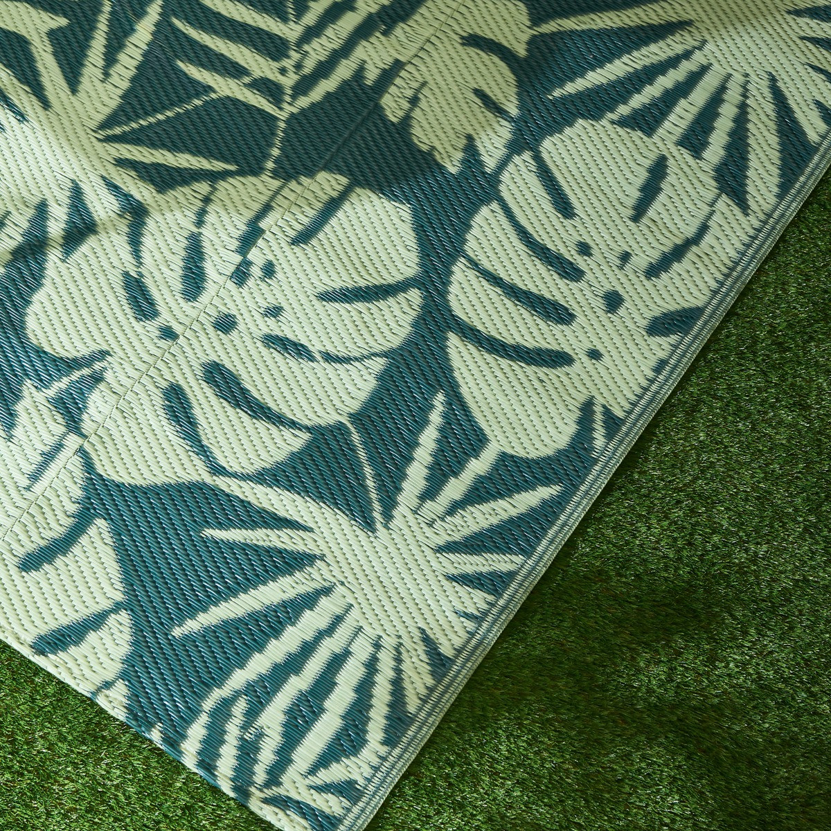 OHS Palm Print Reversible Outdoor Rug - Green>