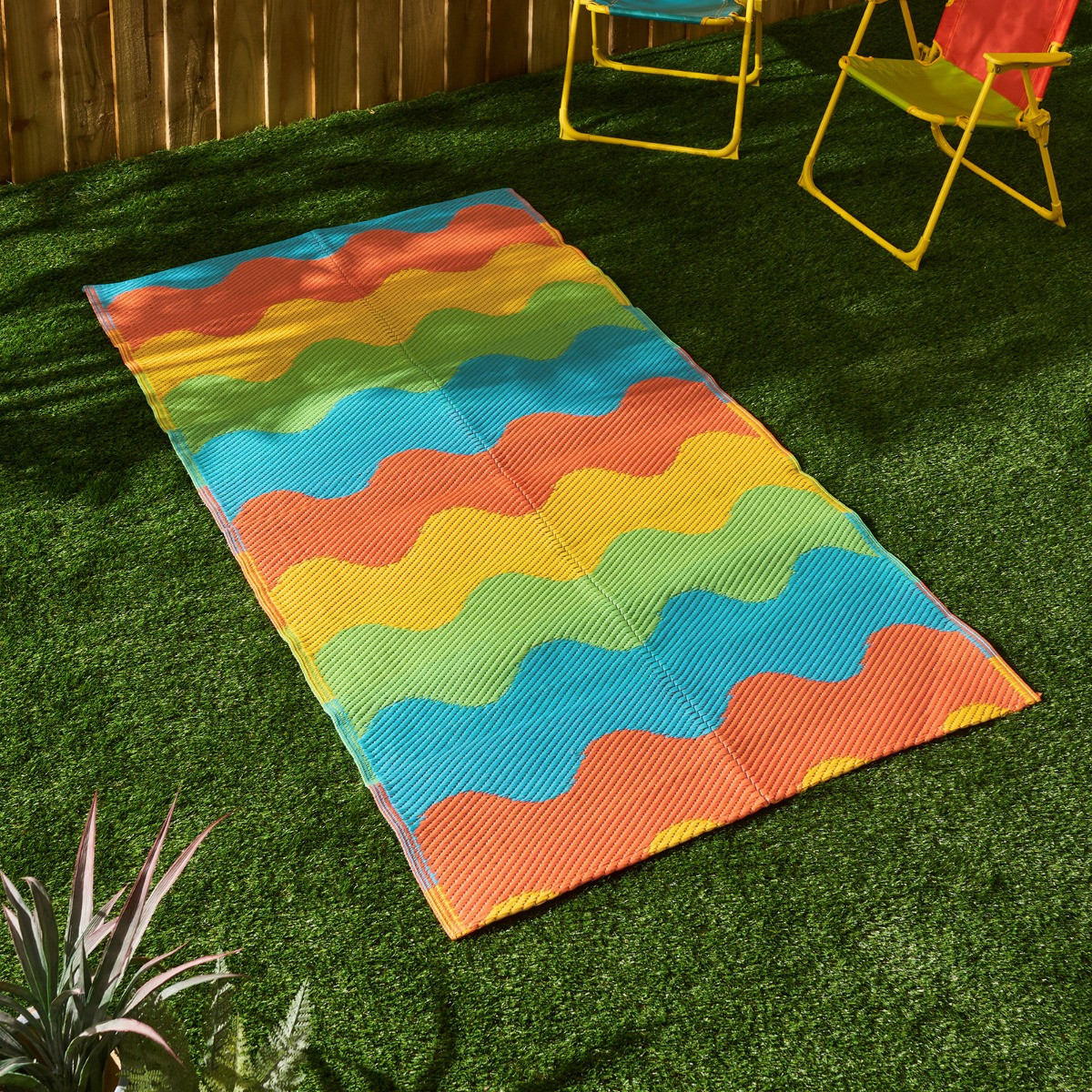 OHS Kids Waved Lines Print Outdoor Rug - Multi>