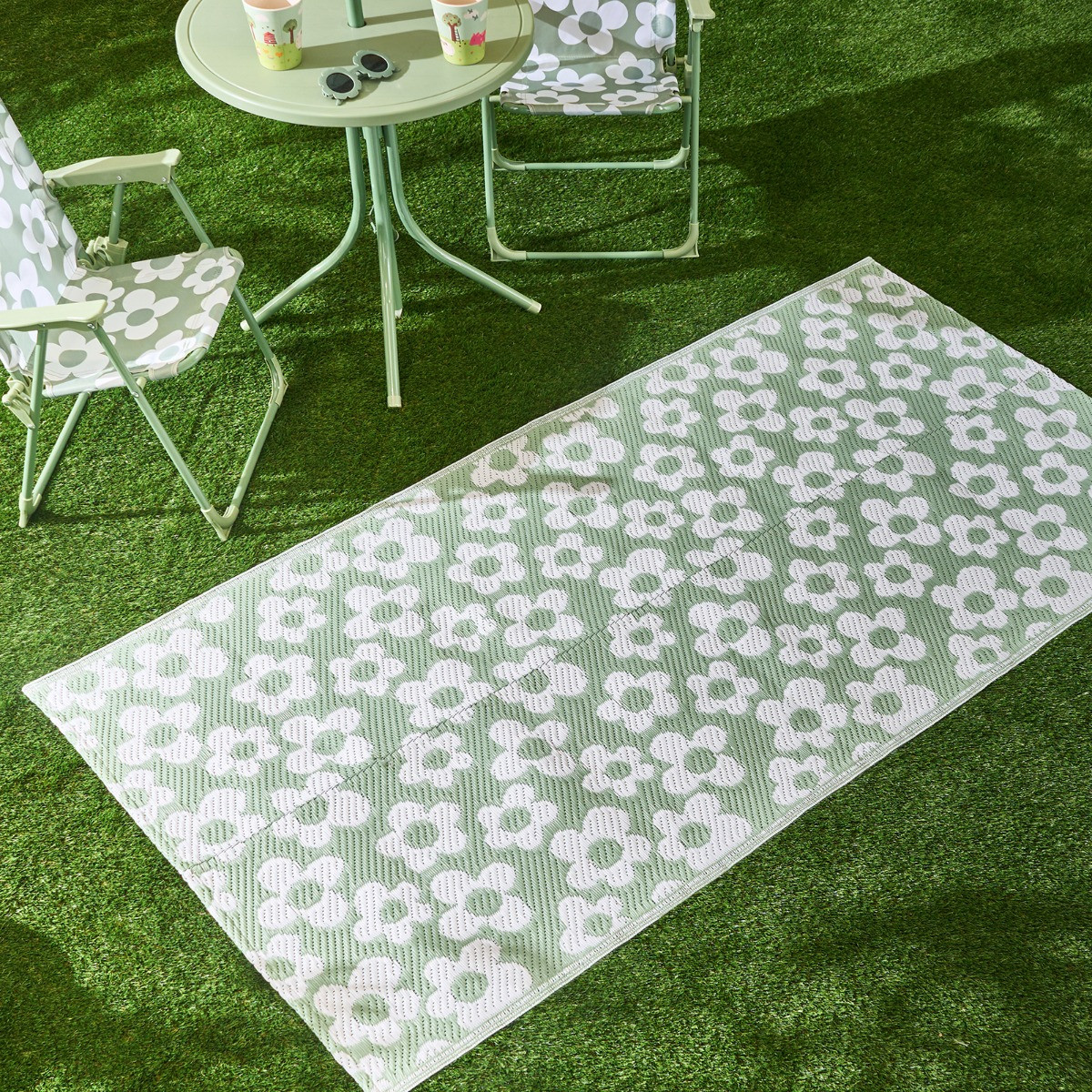 OHS Kids Daisy Print Outdoor Rug - Sage/White>