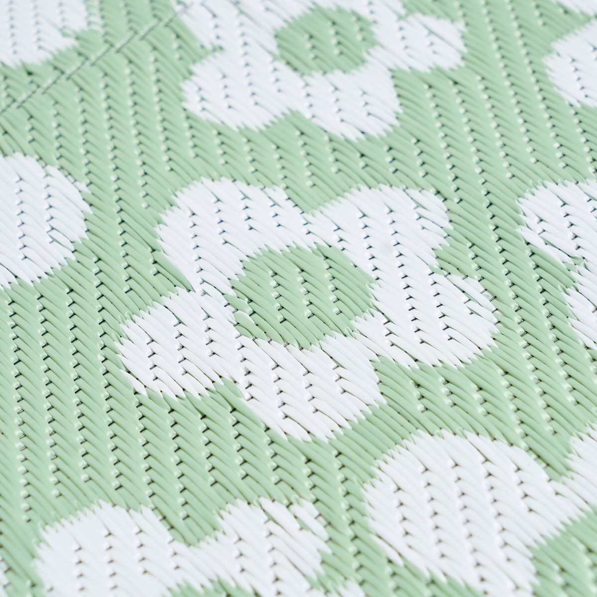 OHS Kids Daisy Print Outdoor Rug - Sage/White>