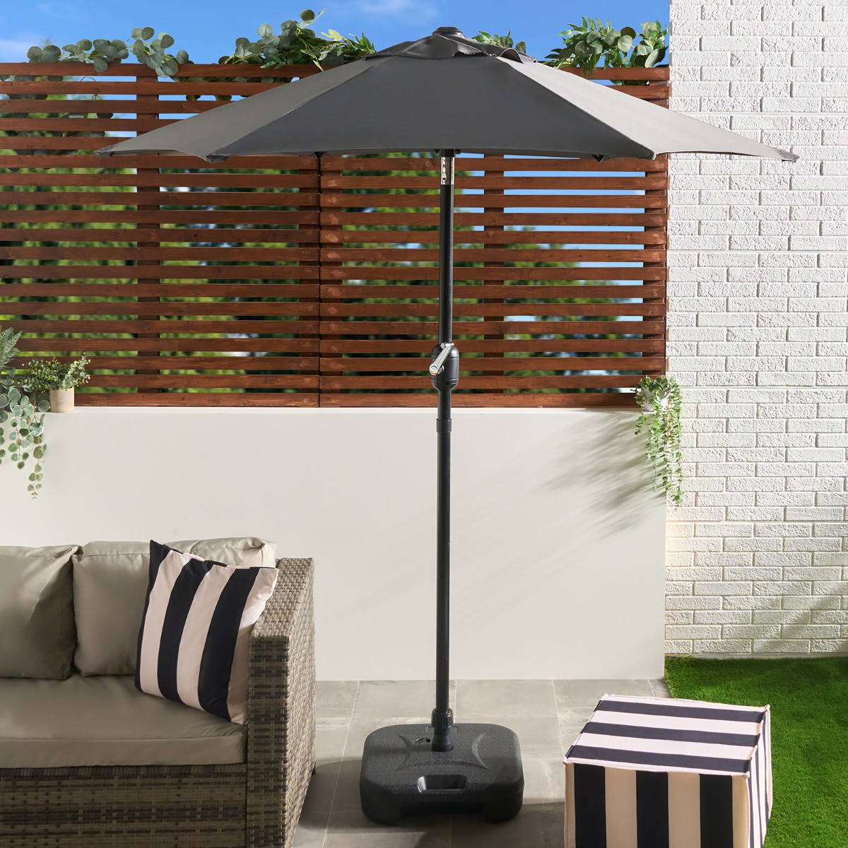 OHS Round Premium Tilting Parasol - Grey>