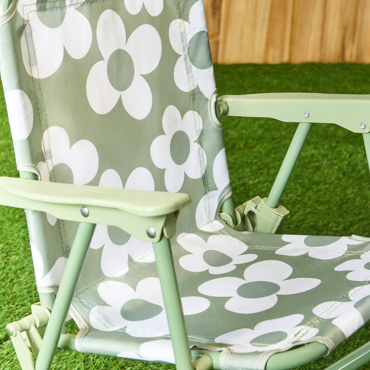 OHS Kids Daisy Print Bistro Set with Parasol - Sage/White>
