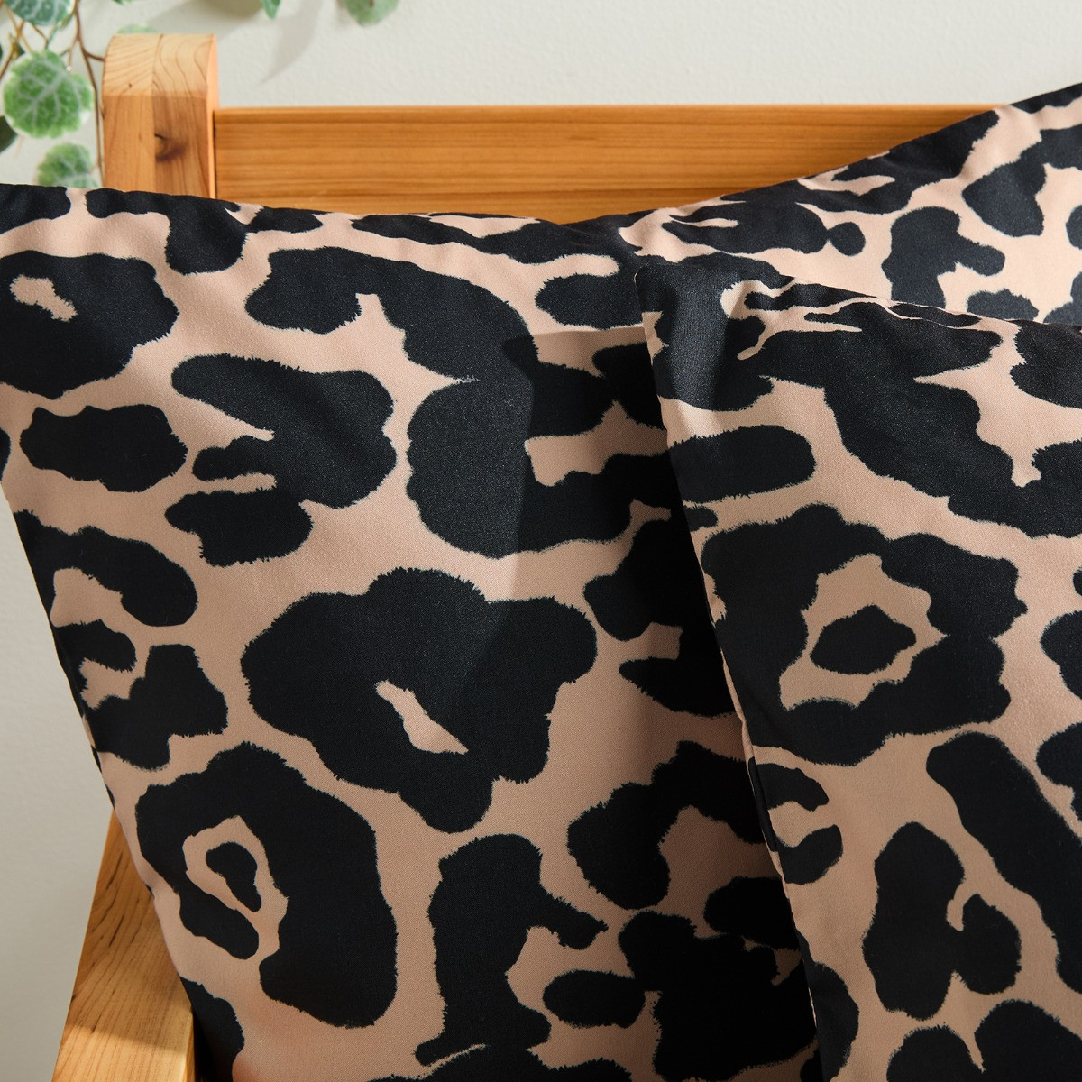 OHS Indoor/Outdoor Leopard Print Cushion Covers - Natural>