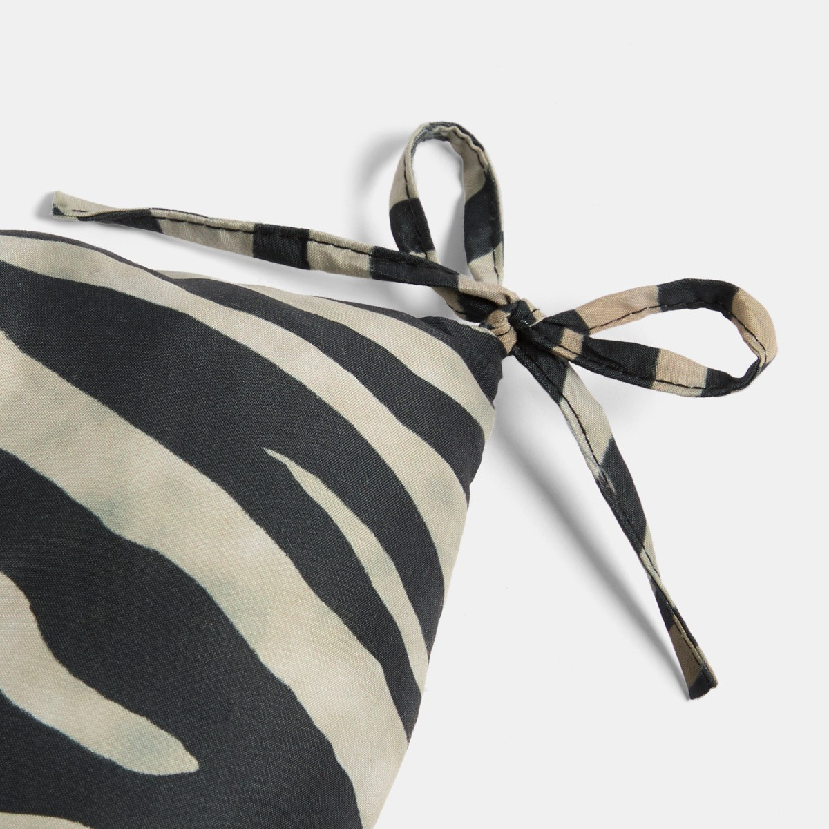 OHS Indoor/Outdoor Zebra Print Seat Pads - Monochrome>