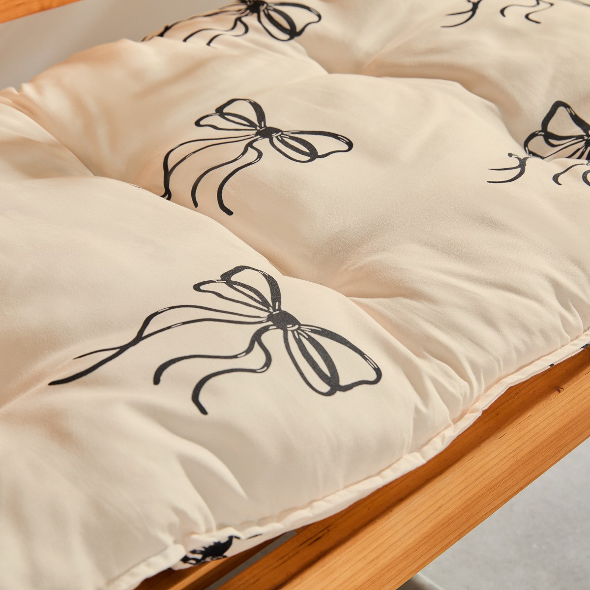 OHS 2-Seater Indoor/Outdoor Bow Print Bench Pad - Monochrome>