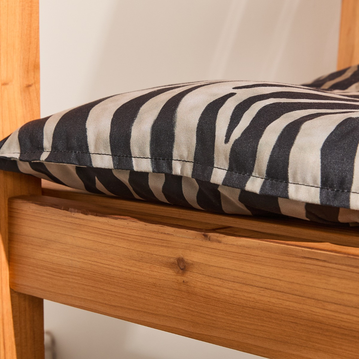 OHS 2-Seater Indoor/Outdoor Zebra Print Bench Pad - Monochrome>