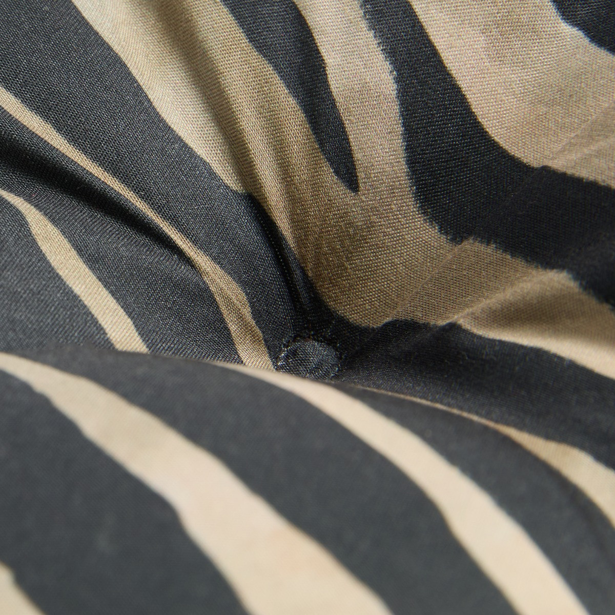 OHS 2-Seater Indoor/Outdoor Zebra Print Bench Pad - Monochrome>