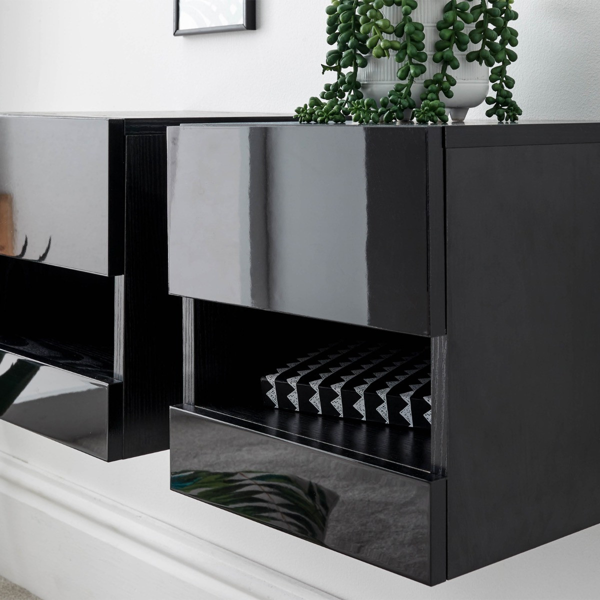 Galicia Pair Of Wall Hanging Bedside Tables - Black>