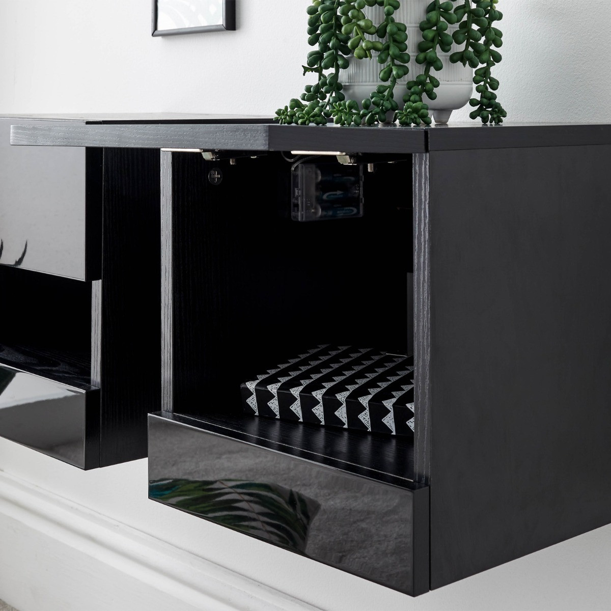 Galicia Pair Of Wall Hanging Bedside Tables - Black>