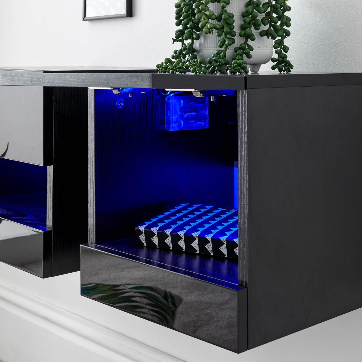 Galicia Pair Of Wall Hanging Bedside Tables - Black>