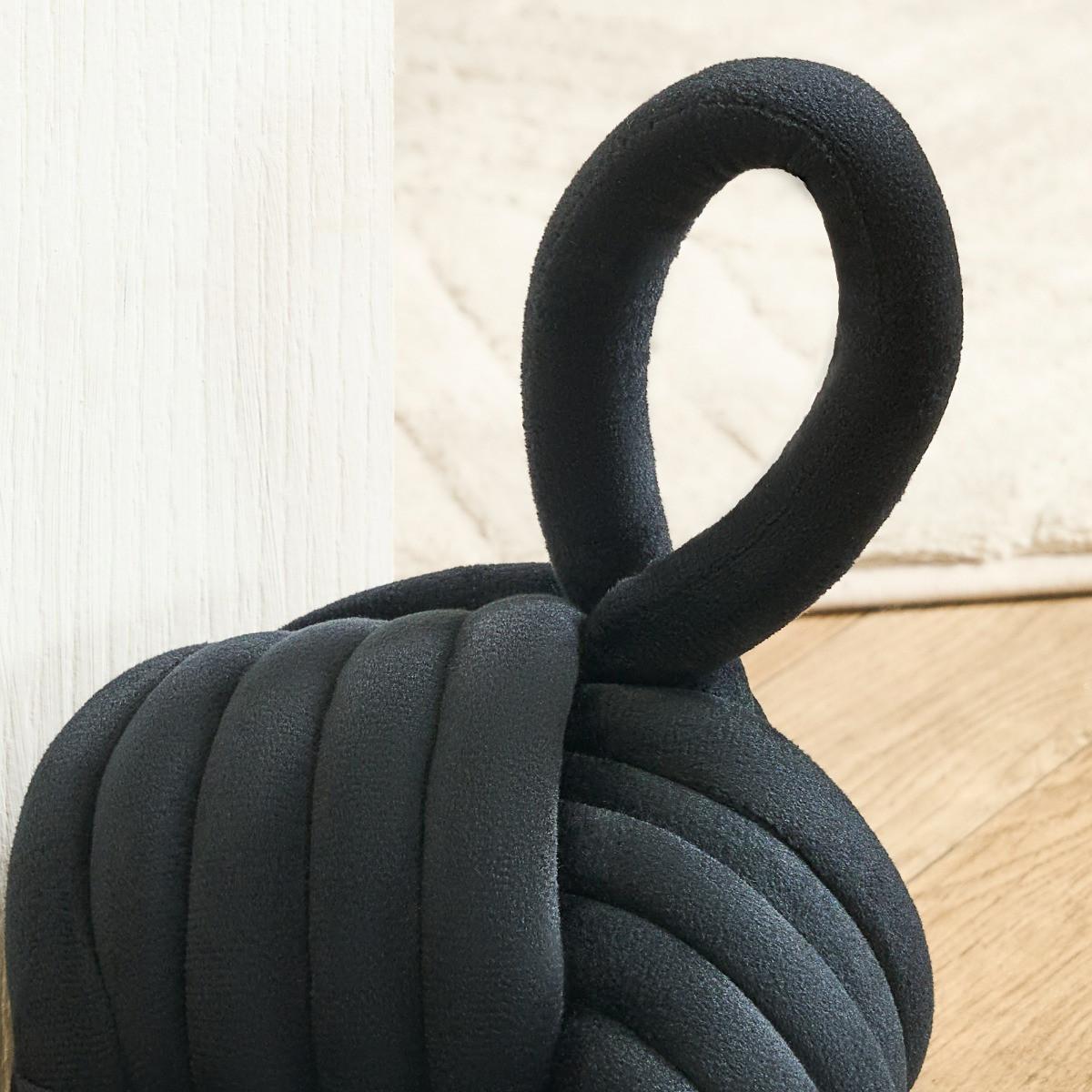 OHS Velvet Rope Doorstop - Black>