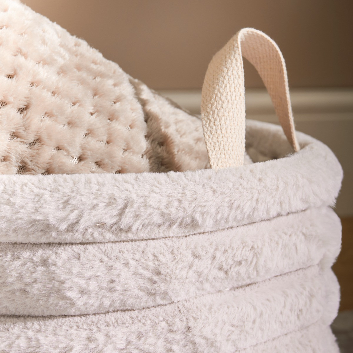 OHS Faux Fur Ribbed Storage Basket - Natural>